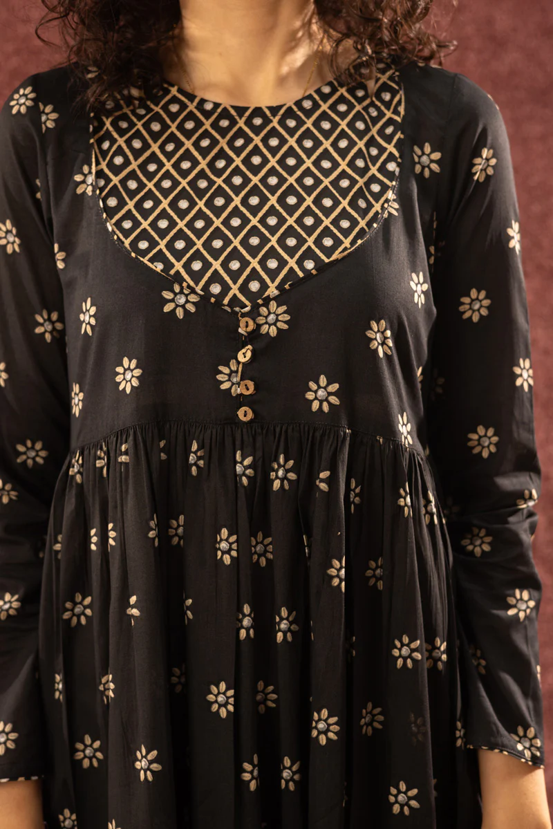 Naqsh Nur Flared Dress - Image 8