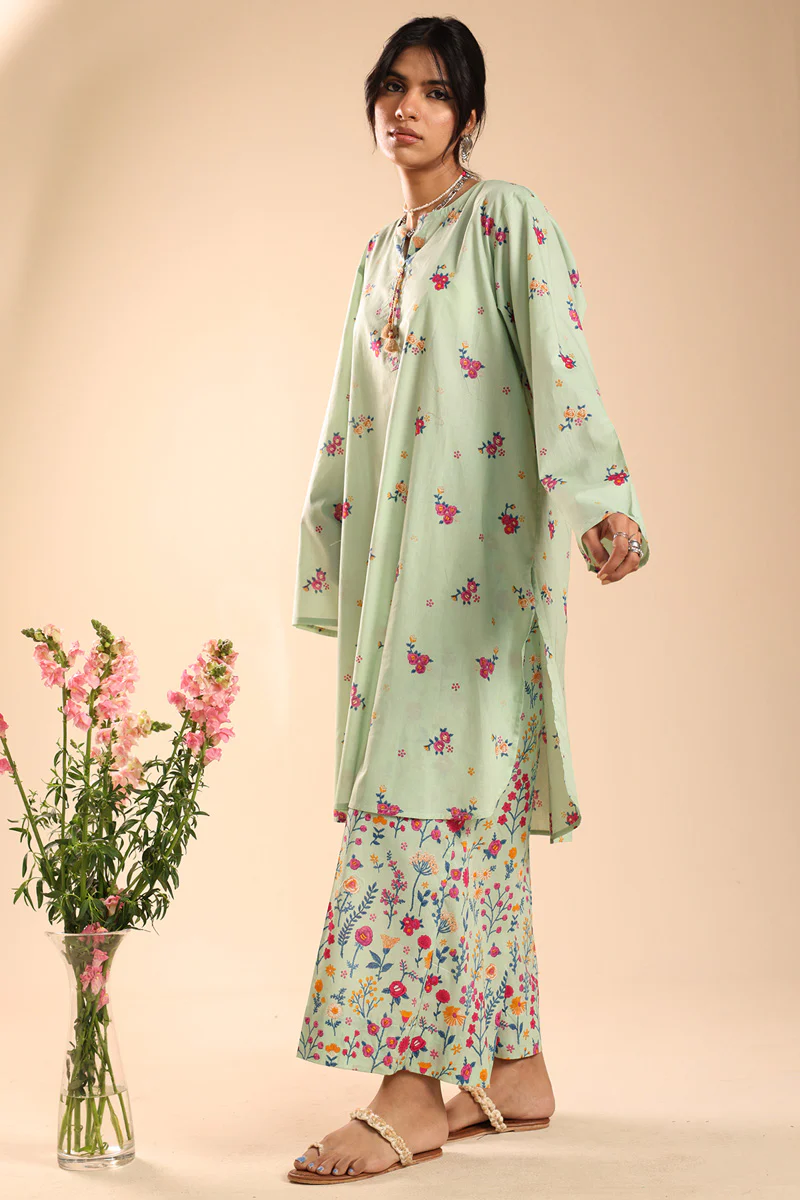 Soft Florals Edit Set - Image 5