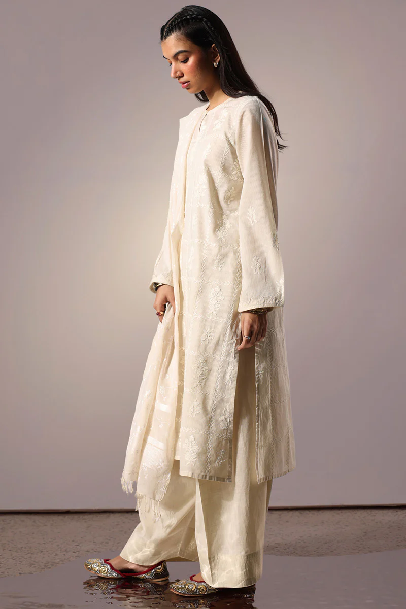 Ivory Reverie Ensemble - Image 10