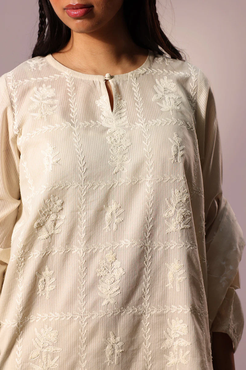 Ivory Reverie Ensemble - Image 11