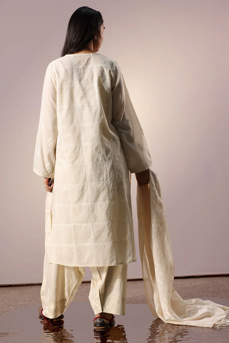 Ivory Reverie Ensemble - Image 12
