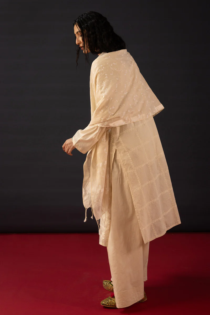 Ivory Reverie Ensemble - Image 4