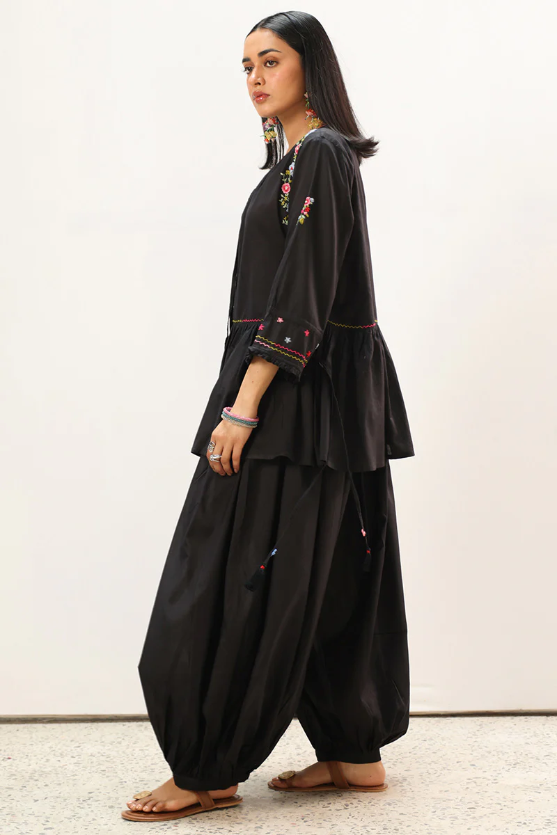 Tarkashi Tassel Ties Set - Image 6
