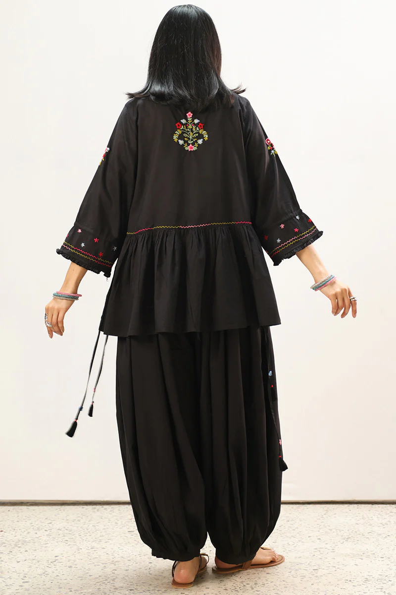 Tarkashi Tassel Ties Set - Image 9