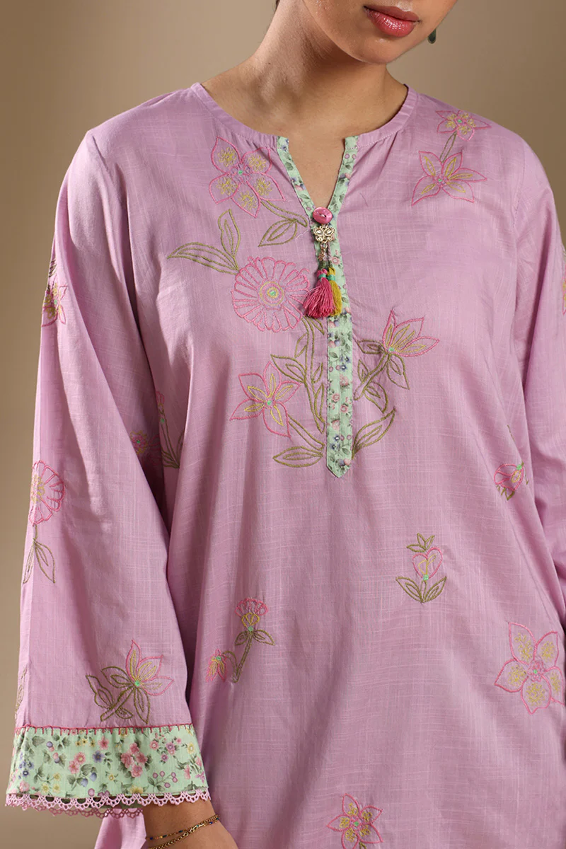 Blush Field Tassel Set - Image 8