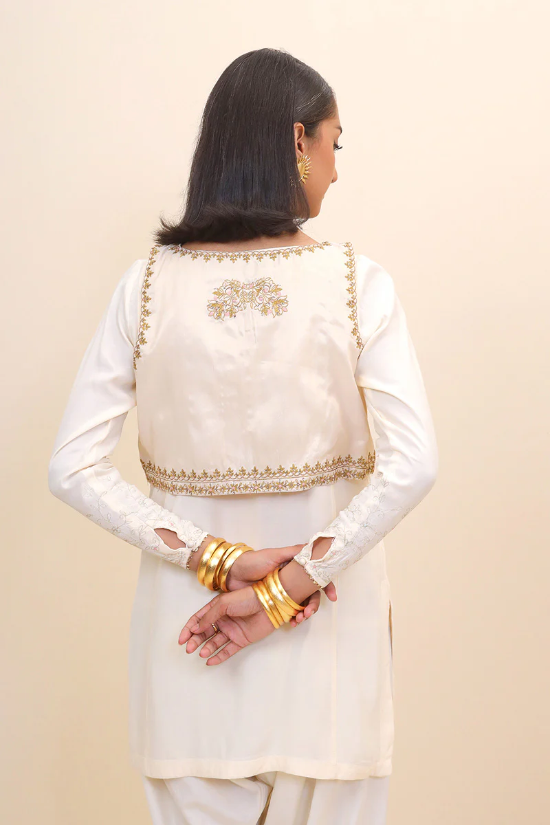 Shokh Nigah Ivory Koti - Image 7