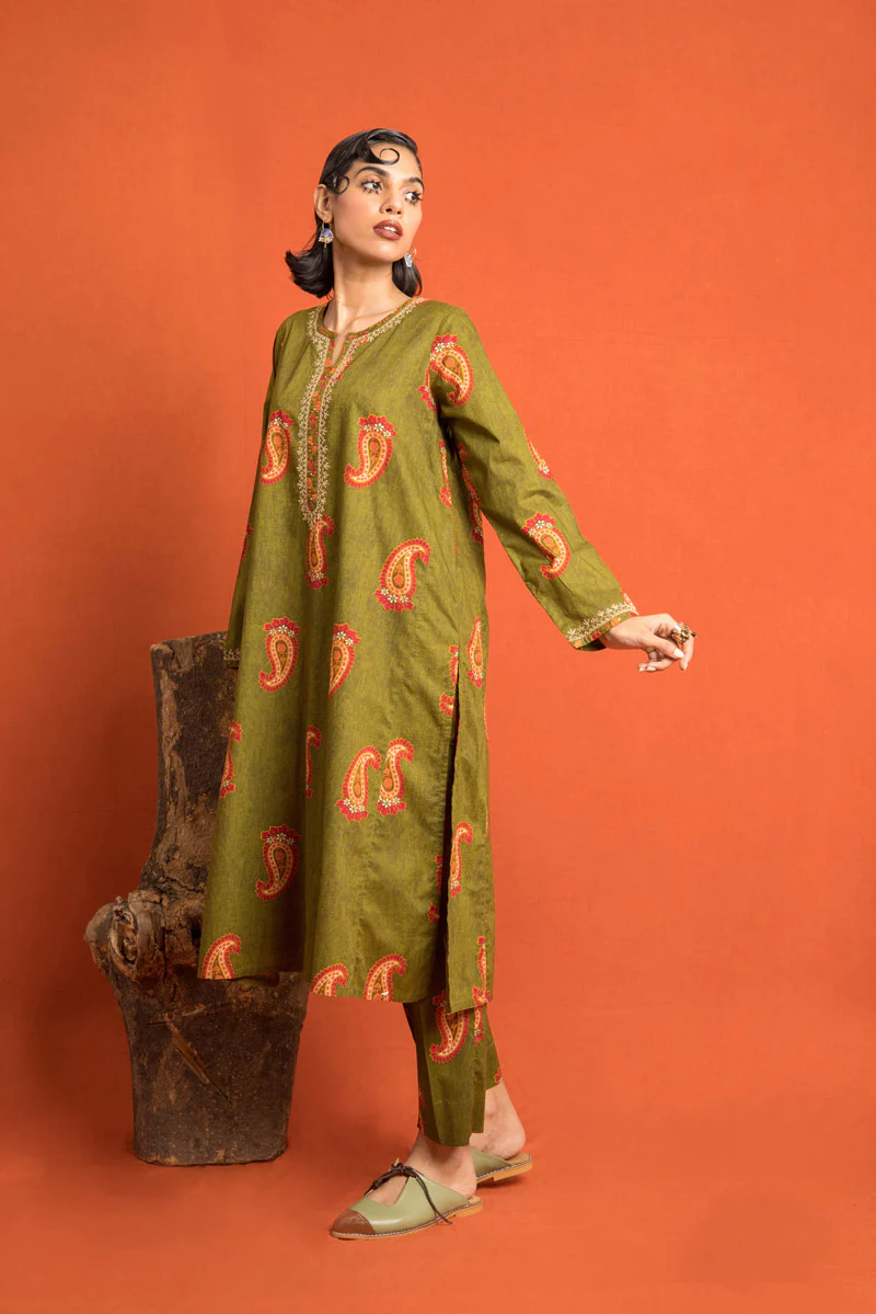 Ambi Embroidered Duo - Image 6