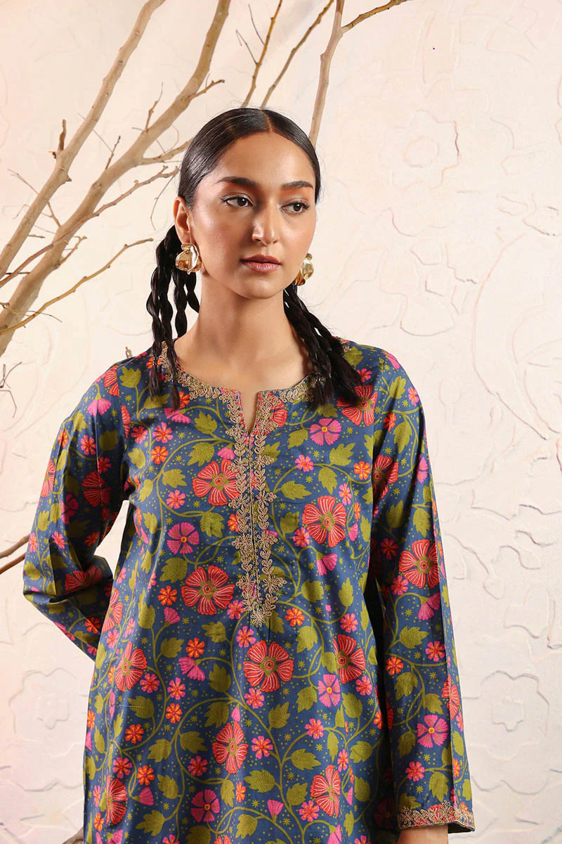 Embroidered Floret 2 Piece Set - Image 2