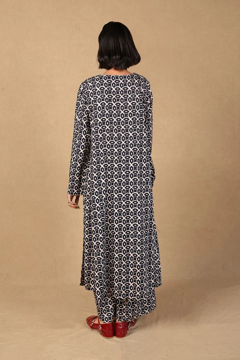Embroidered Zawiya 2 Piece - Image 4