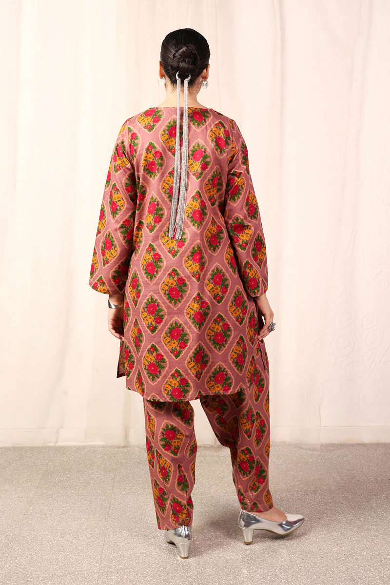 Coordinated Charbagh 2 Piece - Image 10