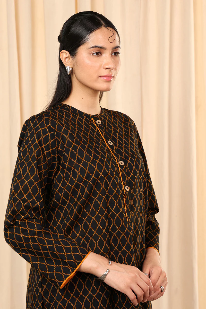 Moody Charbagh 2 Piece - Image 4