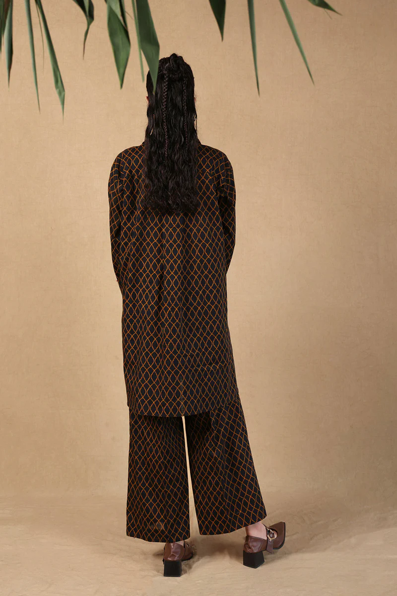 Collared Charbagh 2 Piece - Image 6