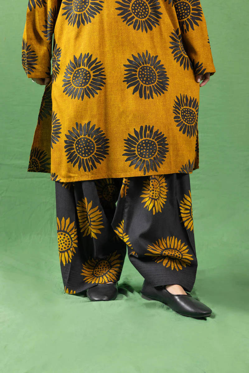 Sunflowers 2 Piece - Image 3