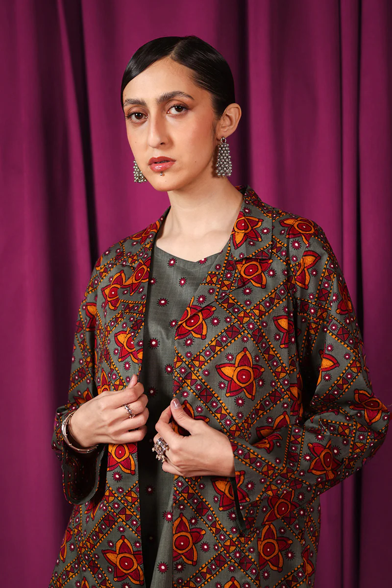 Kutch Kahani Outfit - Image 12