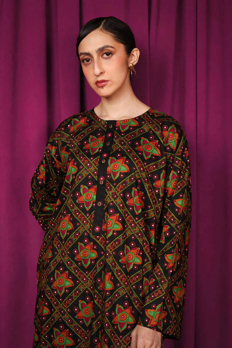 Kutch Kahani-Heritage Hues Duo - Image 2