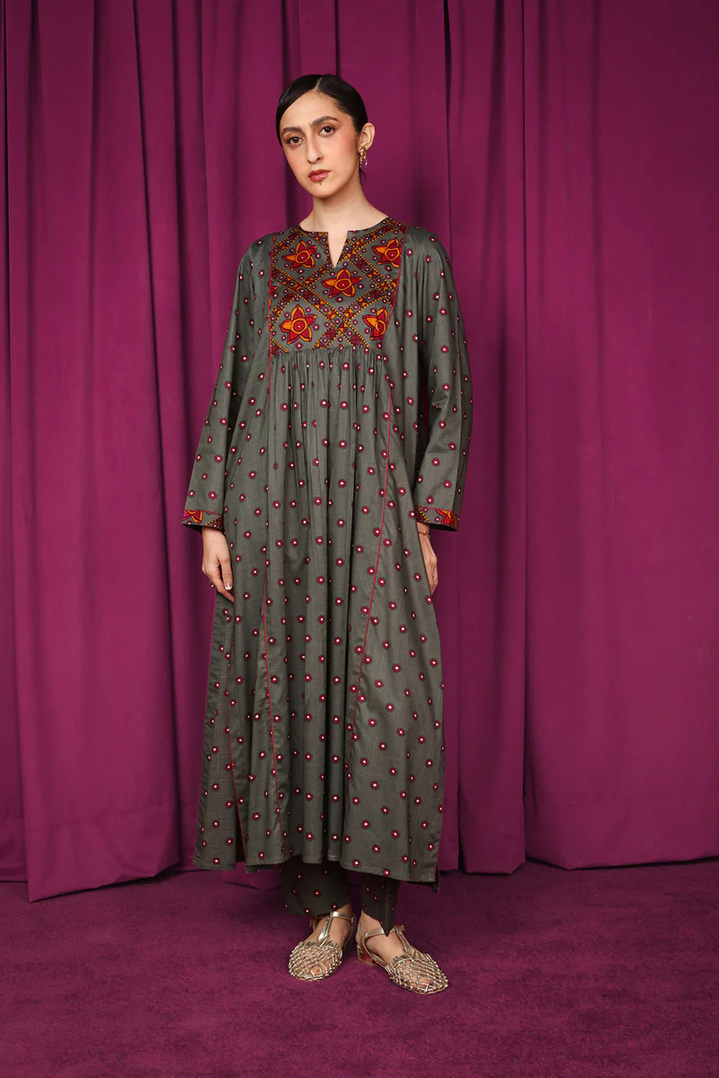 Kutch Kahani Draped Kurta - Image 5