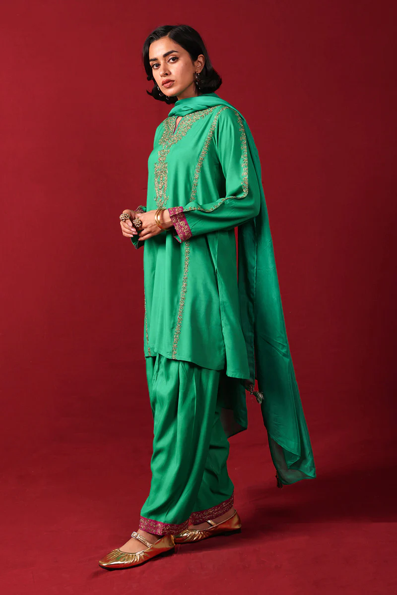 Dilkash Bahar Bano 3 Piece Suit - Image 9
