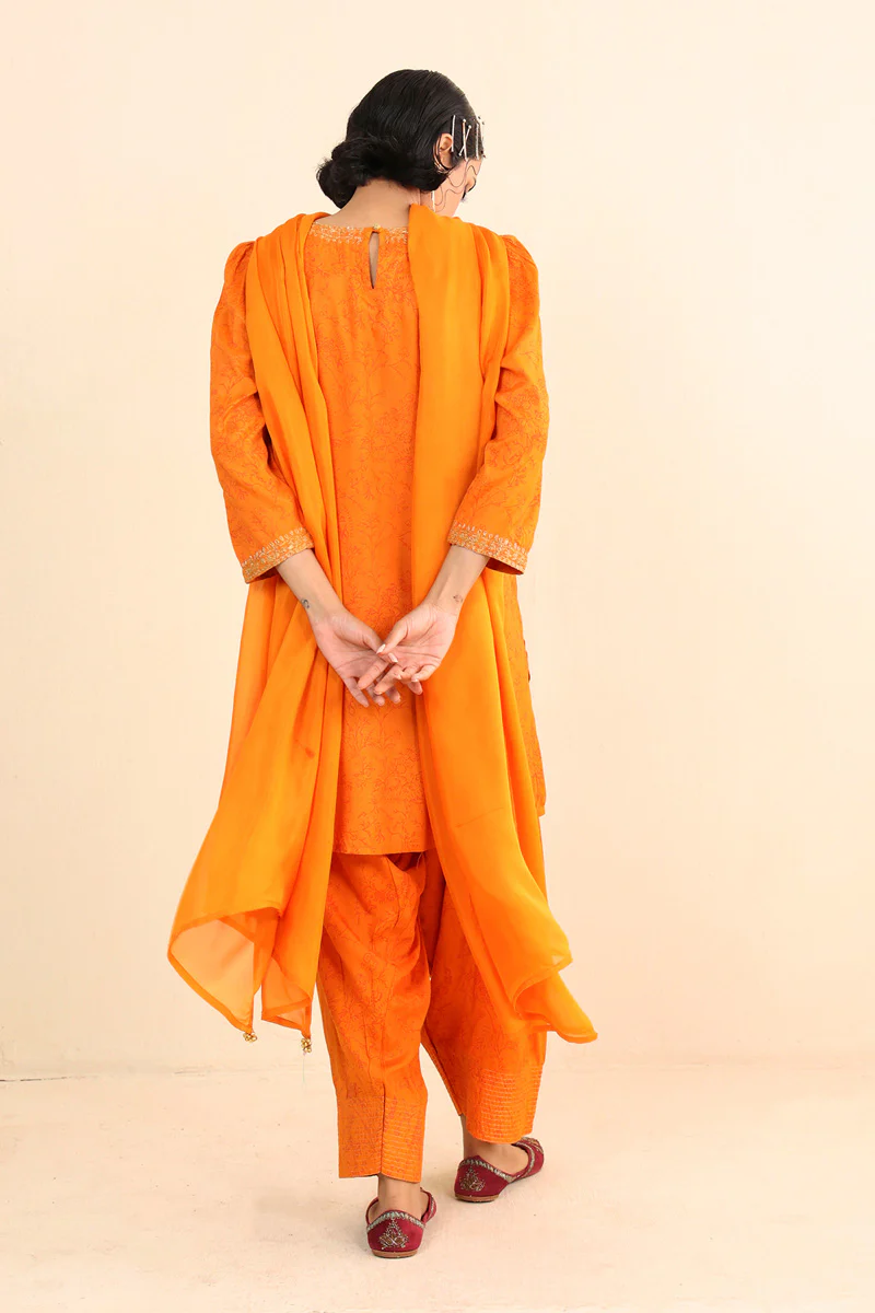 Bahar Bano 3 Piece Suit - Image 11