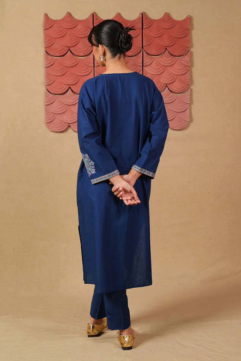 Embroidered Linear Miniature 2 Piece - Image 4