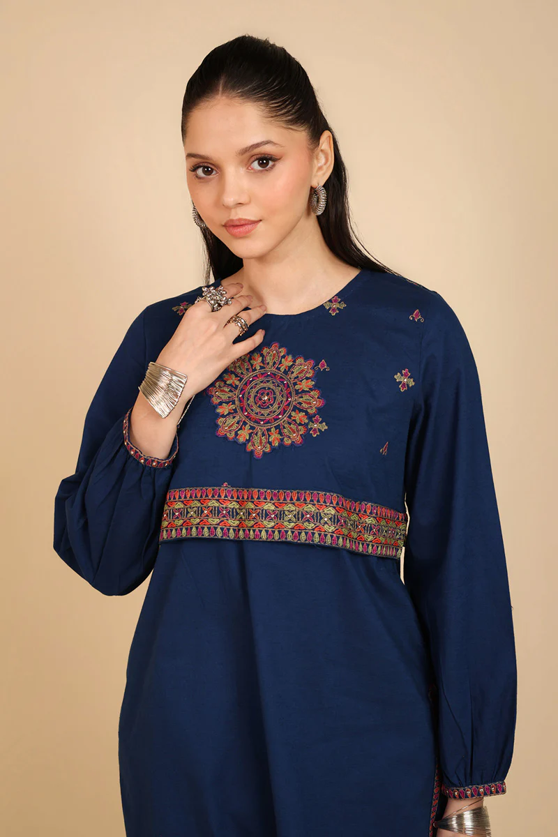 Linear Miniature Suit - Image 4