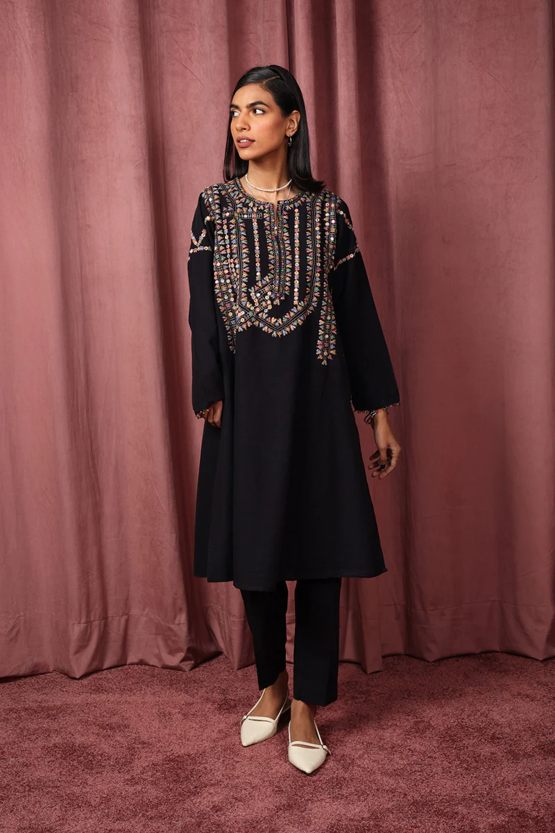 Nursitan Jahan Suit - Image 2