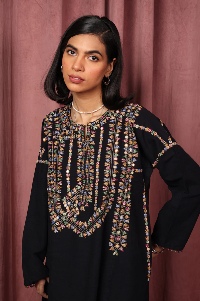 Nursitan Jahan Suit - Image 3