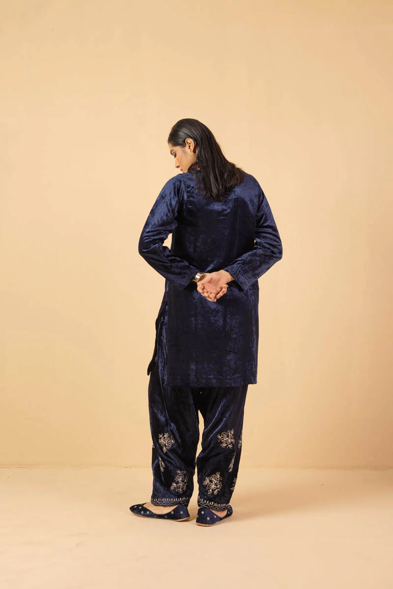 Marorri Velvet 2-Piece - Image 4