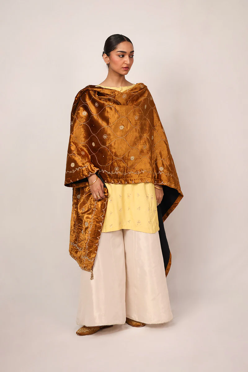 Luxury velvet Shawl - Image 5