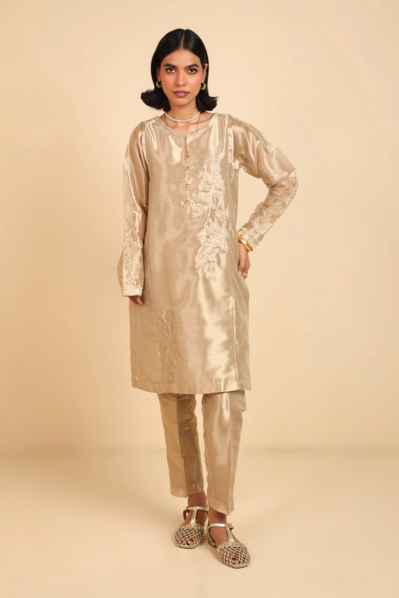 Sunehri Chadder Zarri suit - Image 5