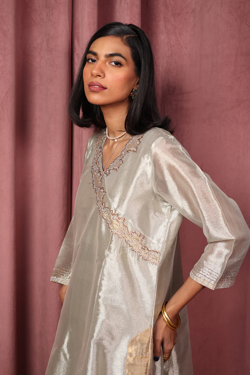 Sunehri Chadder Regal Suit - Image 3