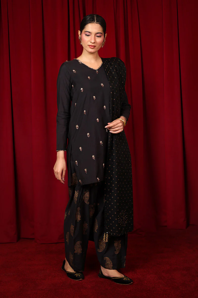 Mehr Chaand Baali Suit - Image 4