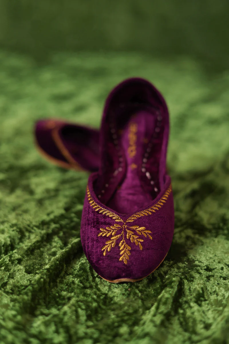 Jahanara Embroidered Khussa - Image 10