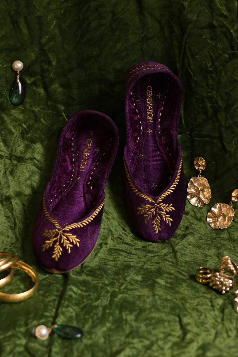 Jahanara Embroidered Khussa - Image 12