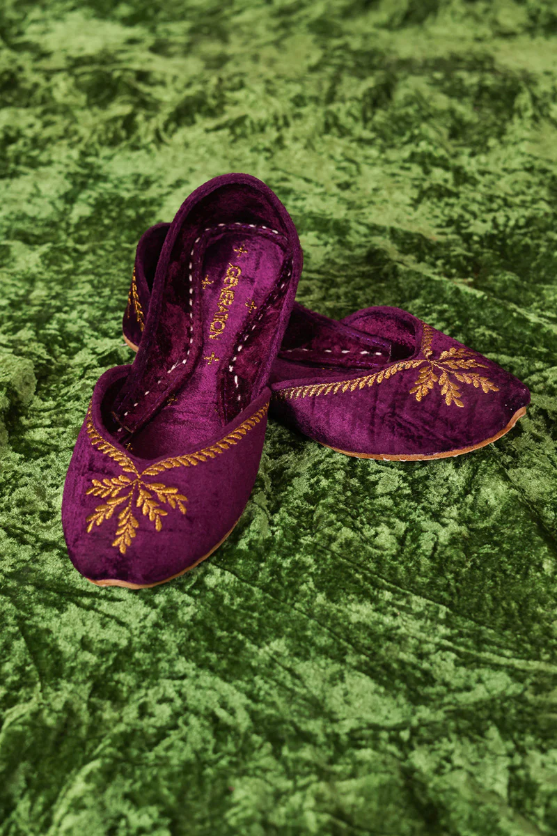 Jahanara Embroidered Khussa - Image 8