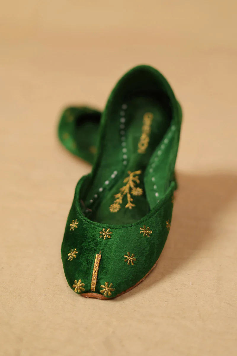 Velvet Embroidered Khussa - Image 9