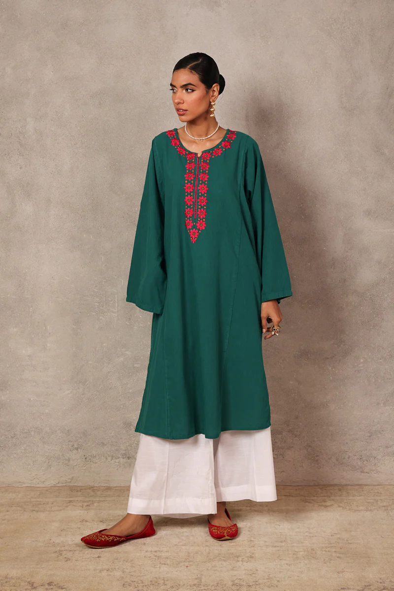 N K R Applique Ensemble - Image 5