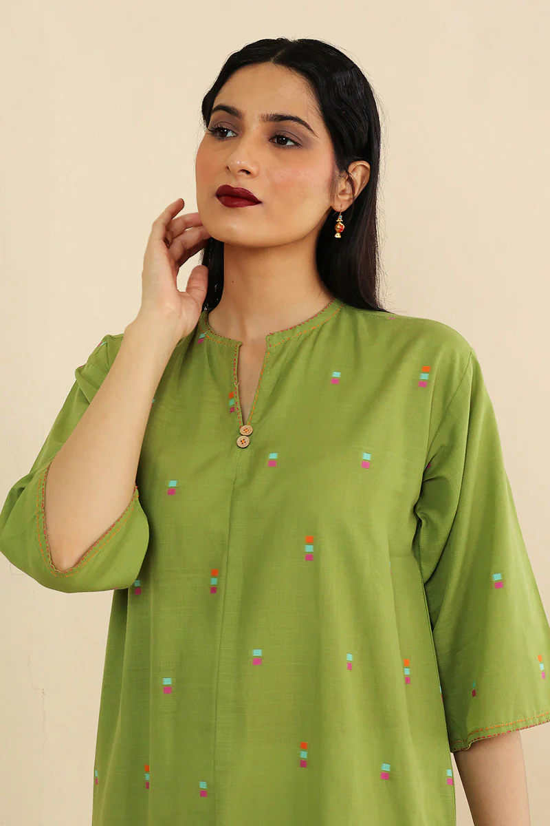 Khaddiyan Buttoned Kurta - Image 2