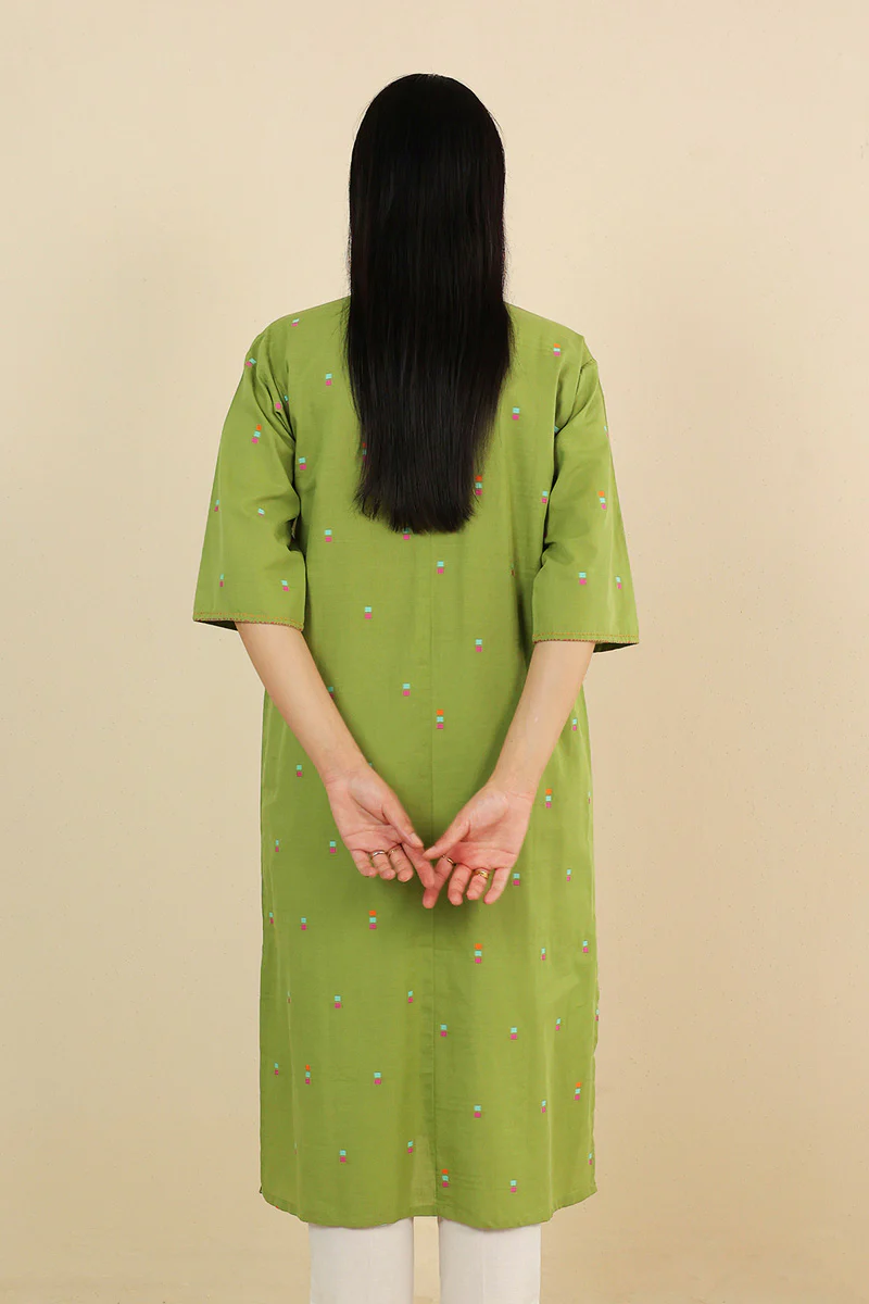 Khaddiyan Buttoned Kurta - Image 4