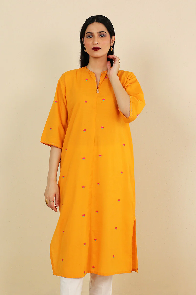 Khaddiyan Buttoned Kurta - Image 7
