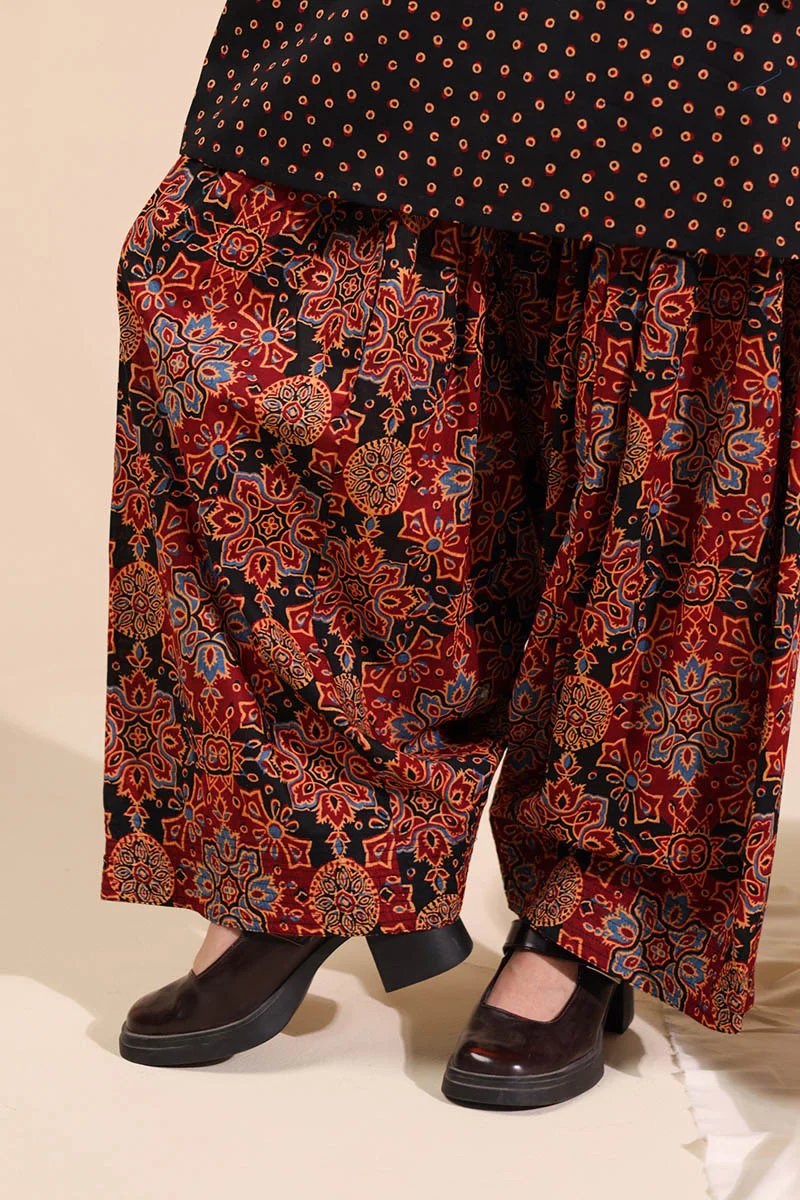 Rang-E-Ajrak Heritage Set - Image 12
