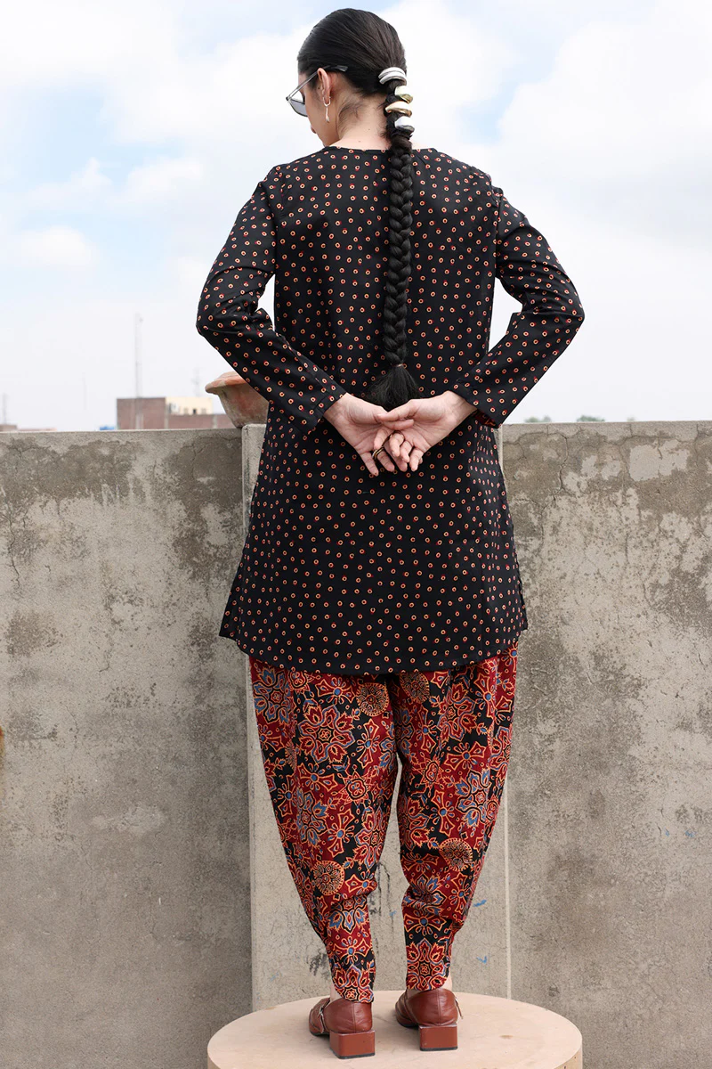 Rang-E-Ajrak Duo-Set - Image 8
