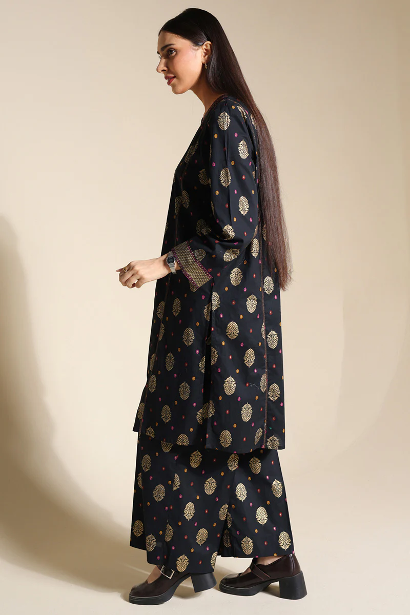 Zeenat Golden Haze Set - Image 13