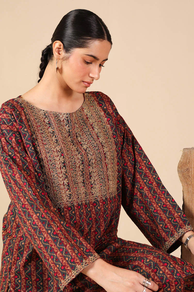 Shyrdak Embroidered Glow Duo - Image 13