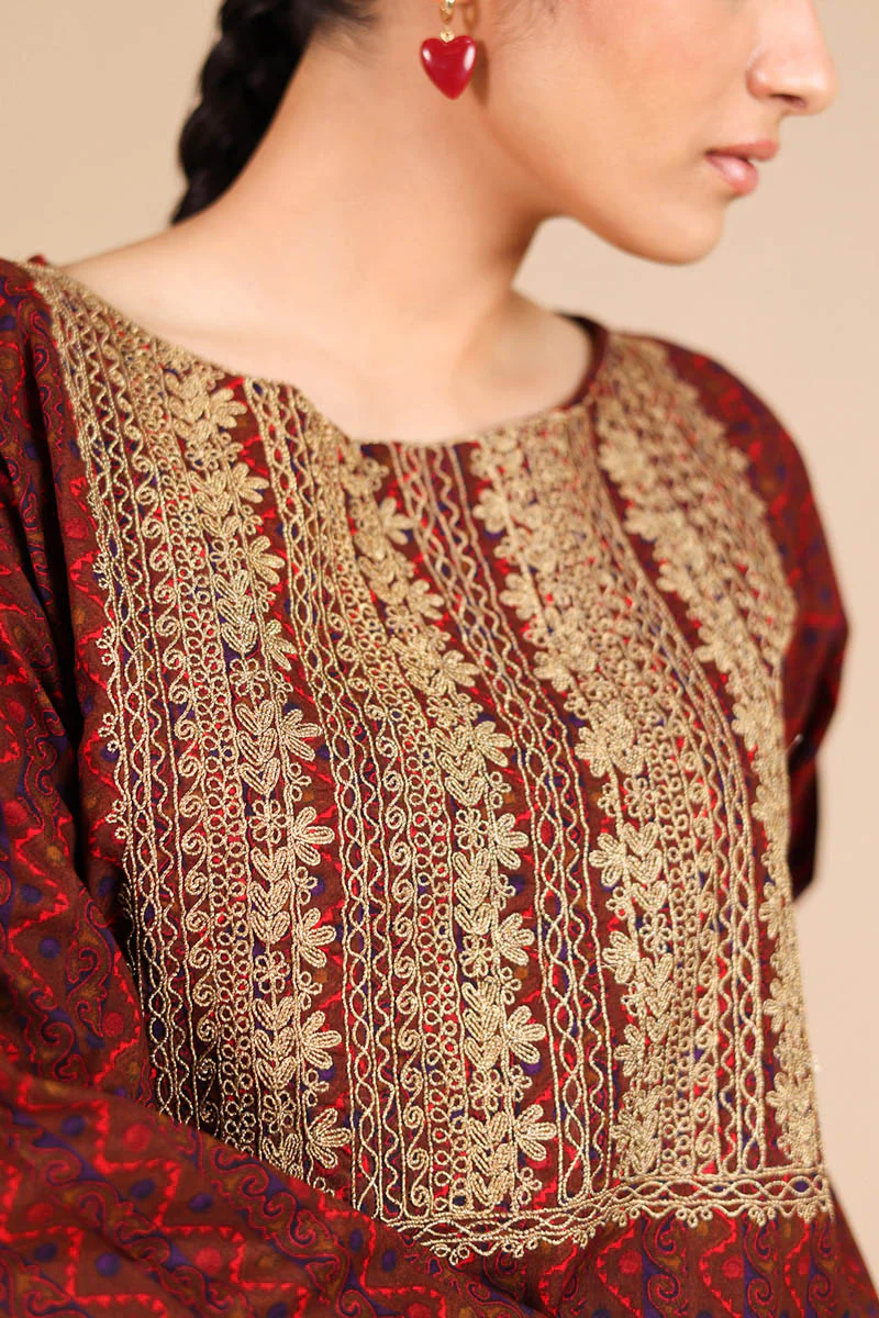 Shyrdak Embroidered Glow Duo - Image 4