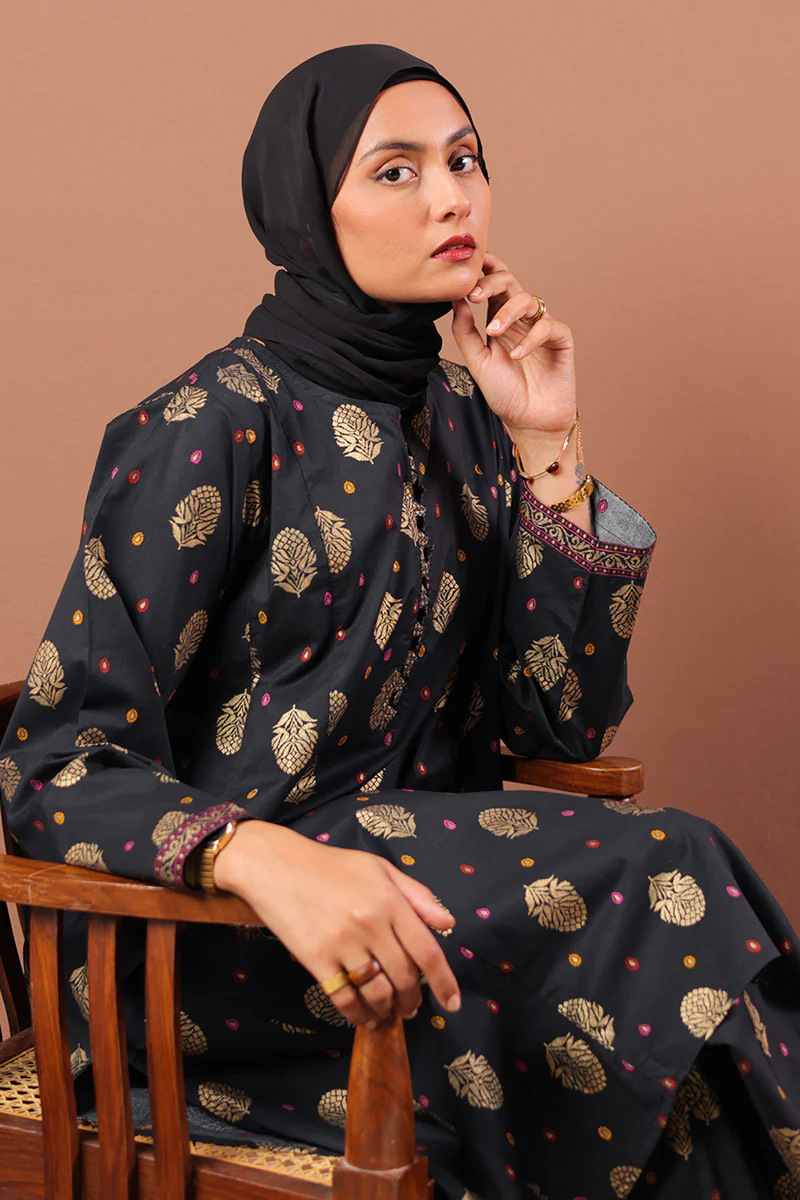 Zeenat Gilded Glam Set - Image 4