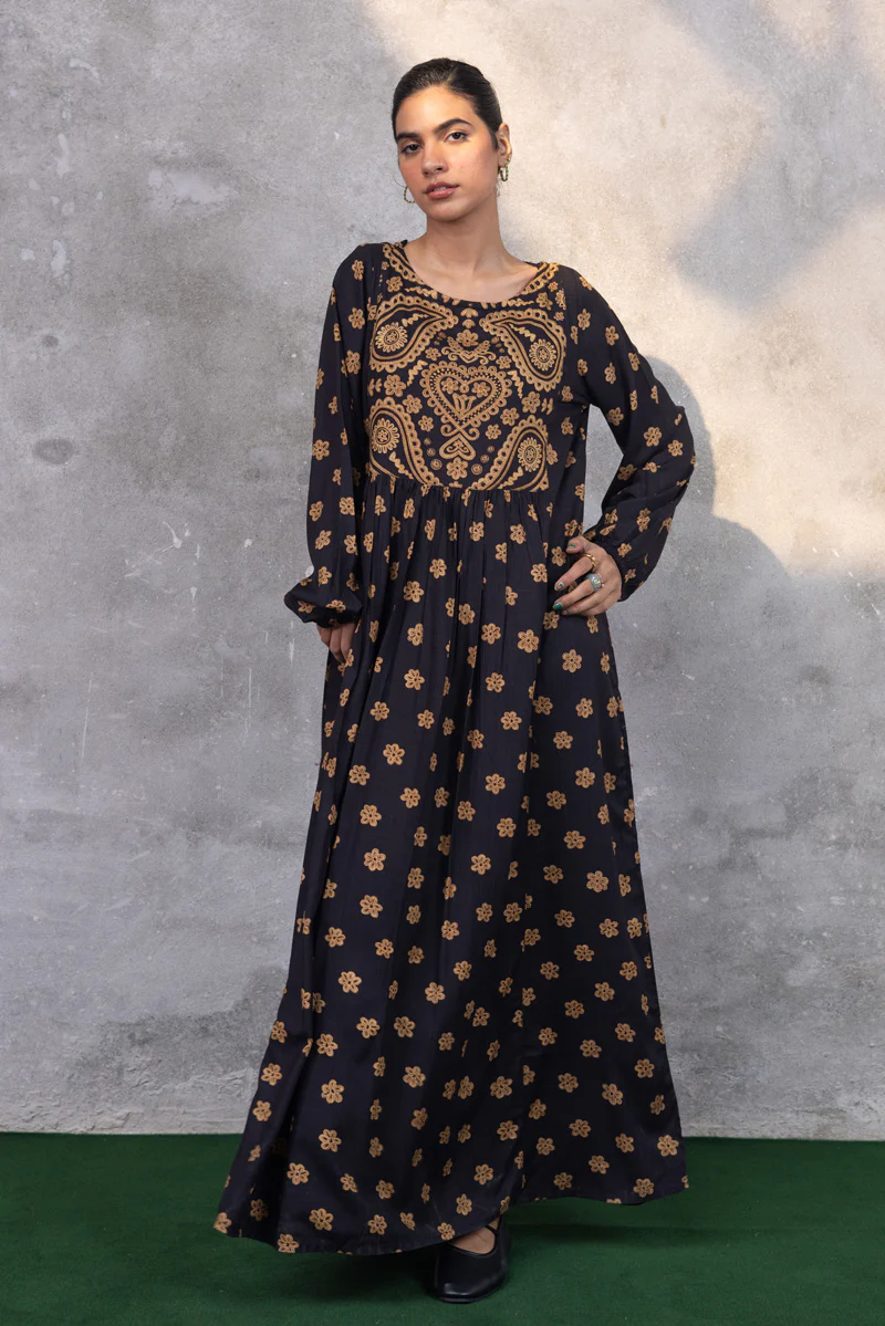 Hungarian Heritage Dress - Image 2