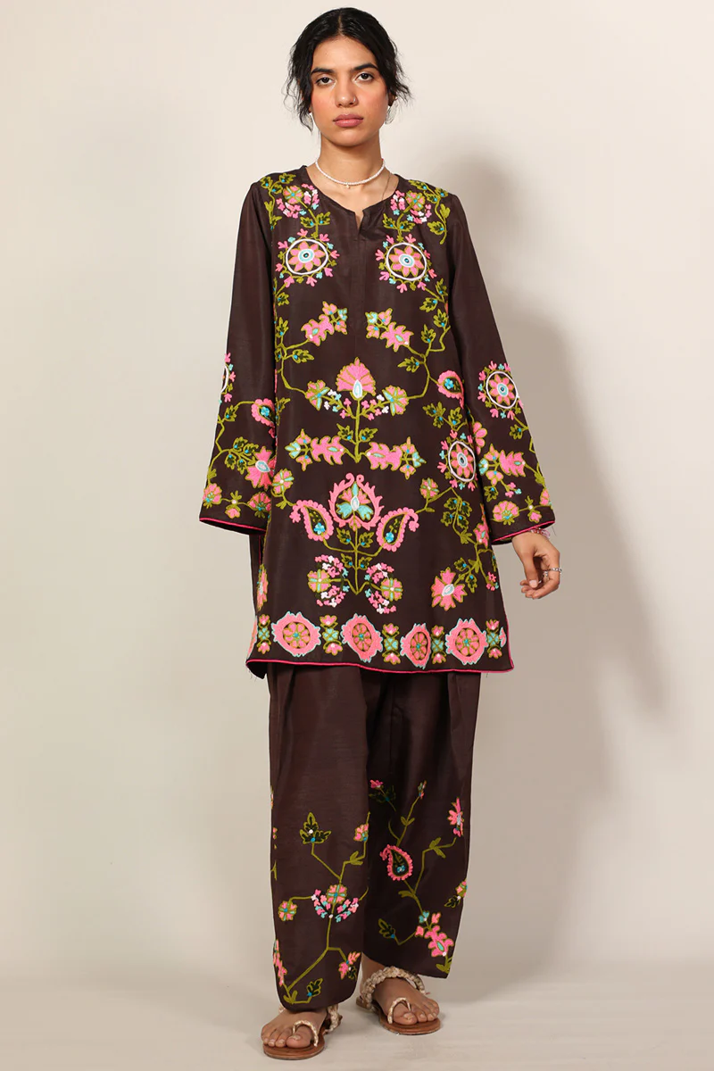 Embroidered Gulnar Set - Image 9