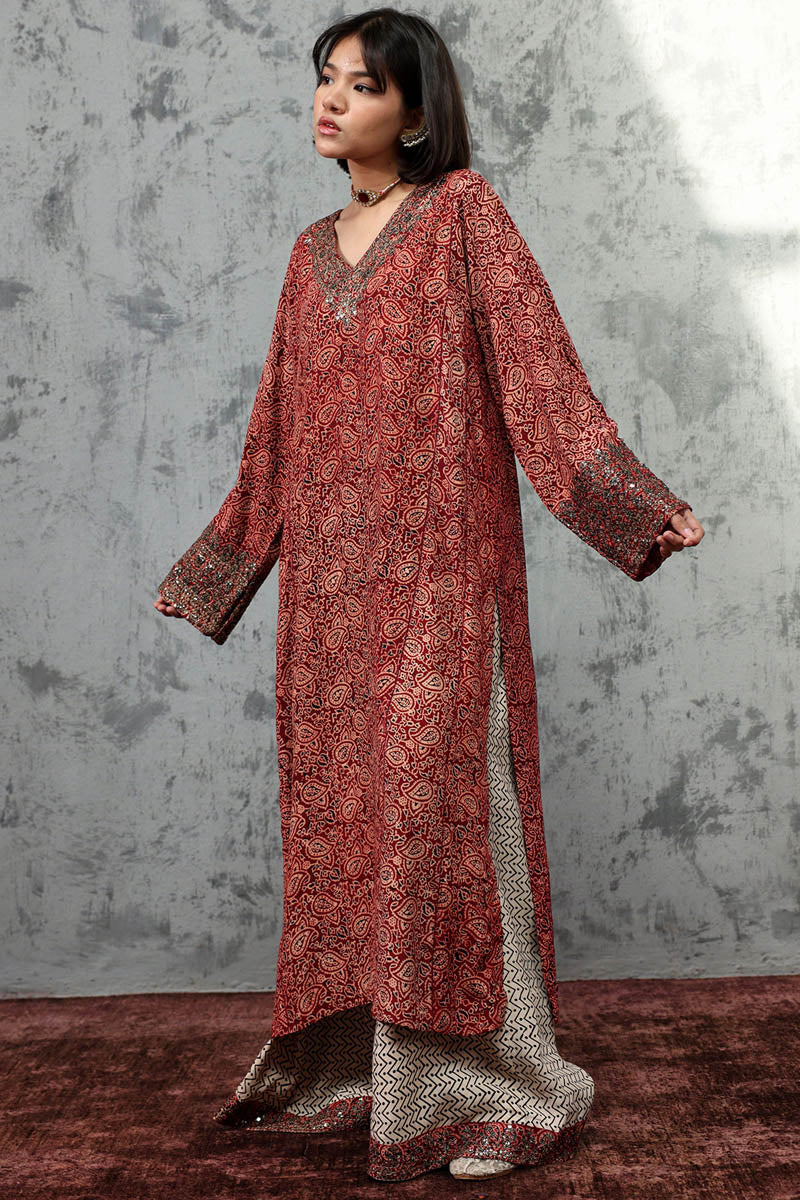 Ajrak Kahani Embroidered Set - Image 5