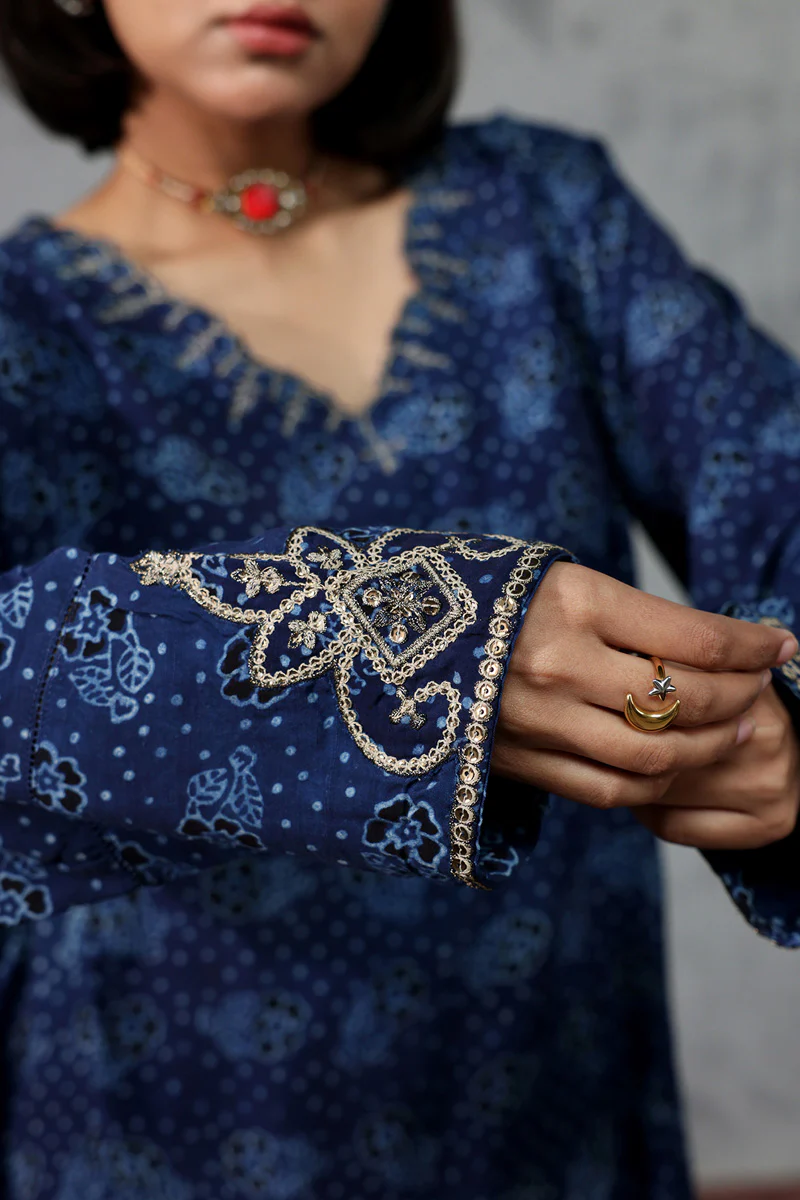 Sindhi Ajrak Embroidered Set - Image 3