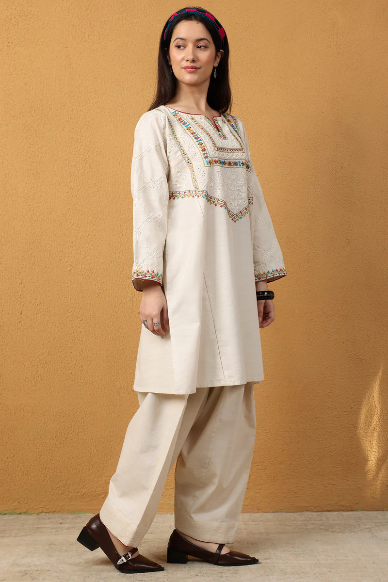 Hand-Embroidered Hues Set - Image 9